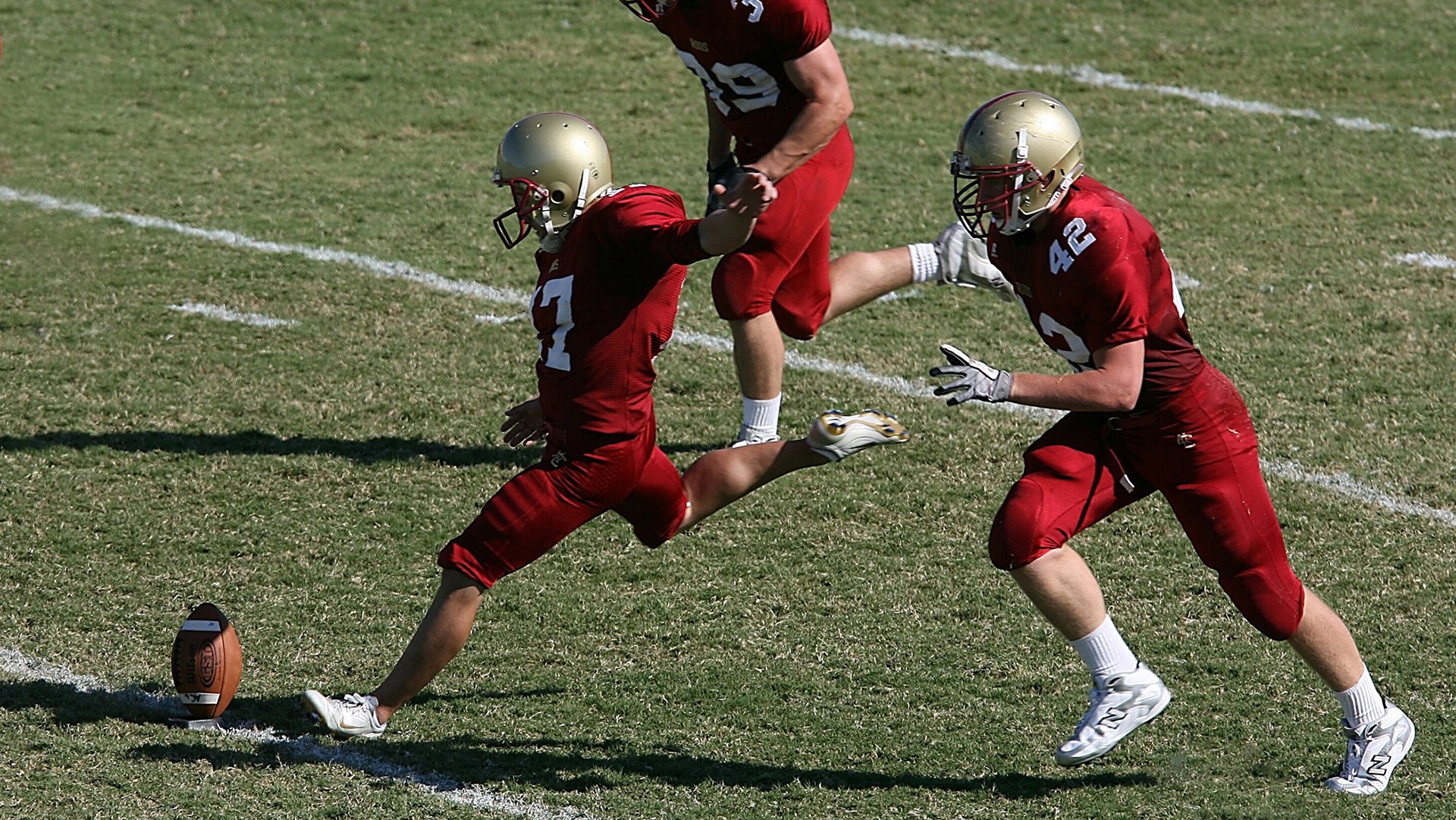 李恩：全黑队中场的“战术大师”，无论是防守还是进攻都游刃有余