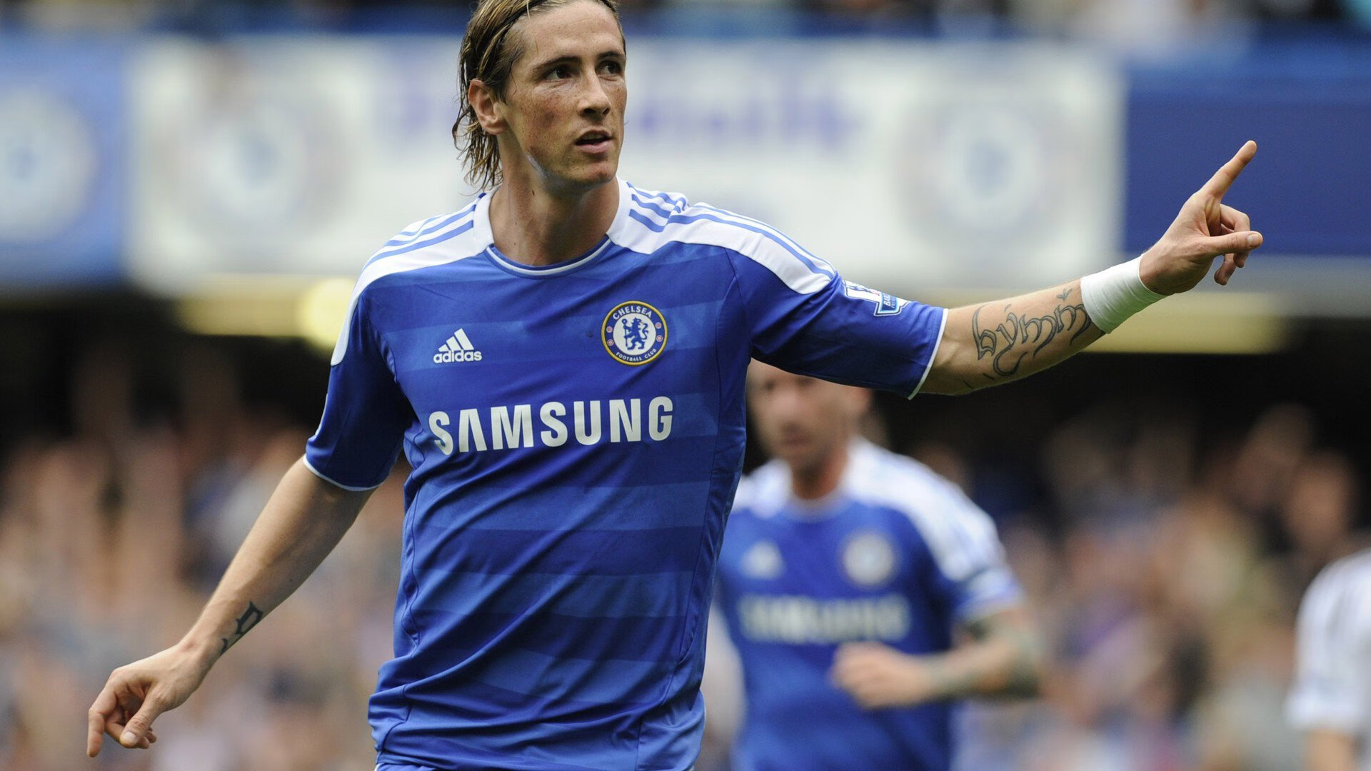 开云电竞-阿伦·斯密斯：成为全黑队进攻与防守之间的完美纽带，阿伦斯怎么样